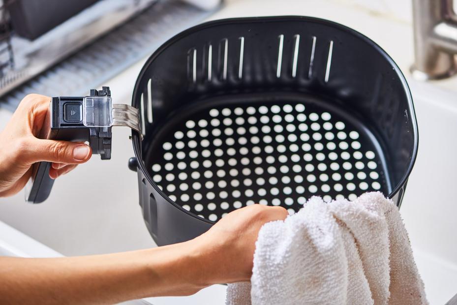 How to Clean an Air Fryer basket -Simple Yet Effective Techniques