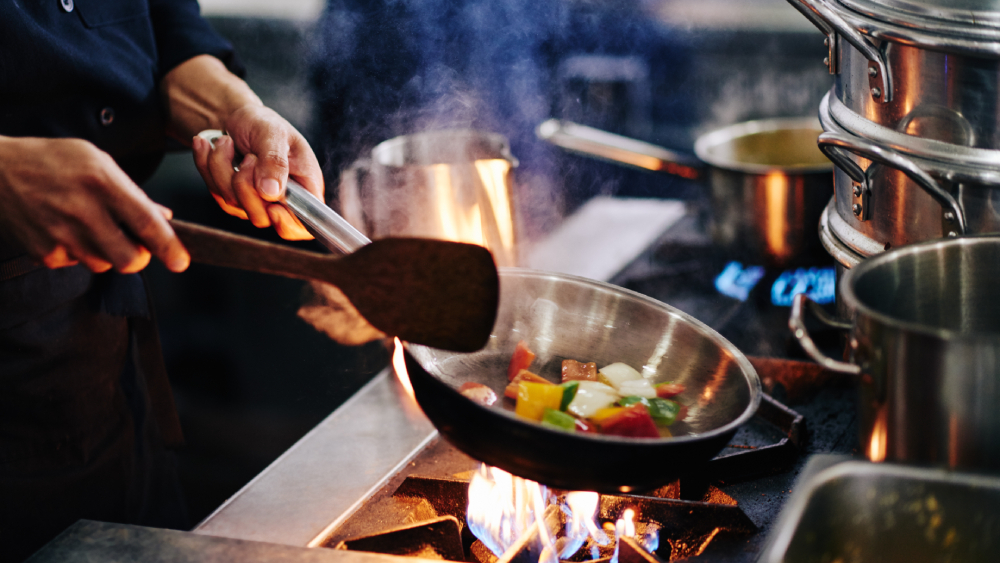 9 Best Sauté Pans With Lids- a Comprehensive Buying Guide
